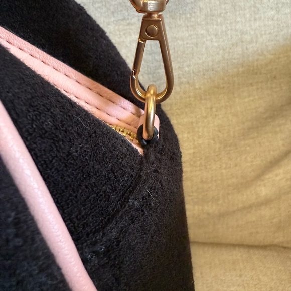 Beautiful JUICY COUTURE JUICY LOVERS CLUB BOWLER LIQUORICE PINK XBODY Bag - Picture 6 of 16